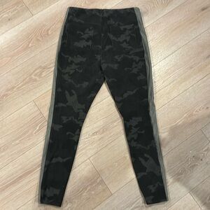 LYSSÉ Black Camo Denim Side Stripe Pants sizeXL